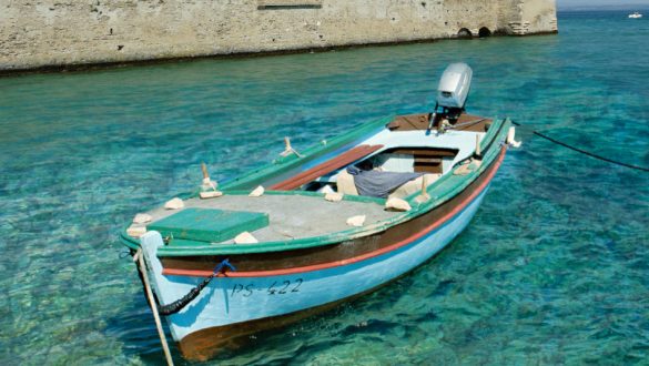 Boat in Sirmione. One of the best places to visit in Lake Garda. With SpaDreams